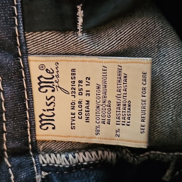 Miss Me Signature Slim Boot Jeans - Picture 9 of 10